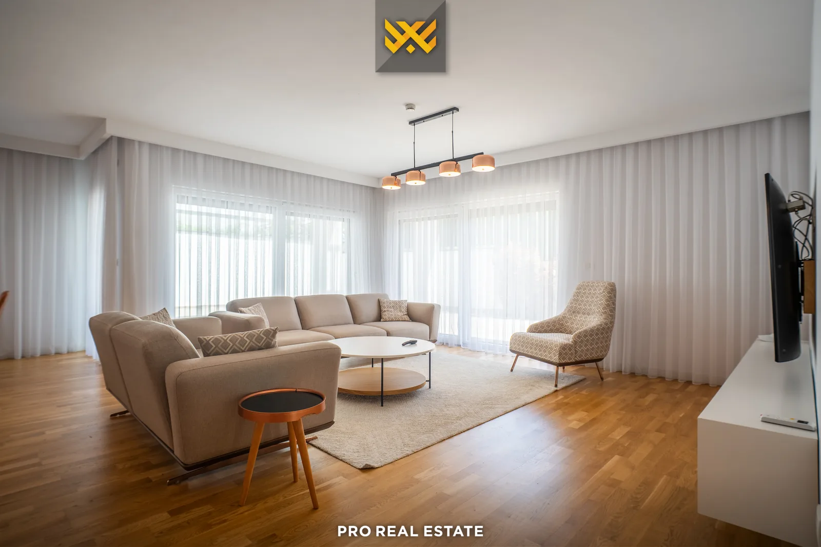 Shtëpi 257m² me #QIRA në Sofali