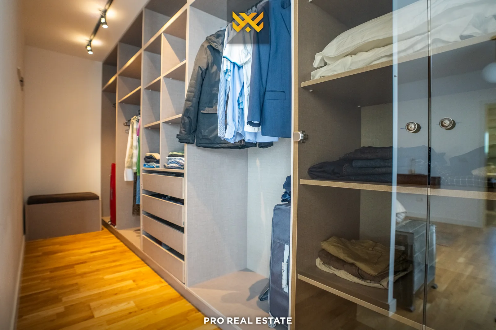 Shtëpi 257m² me #QIRA në Sofali
