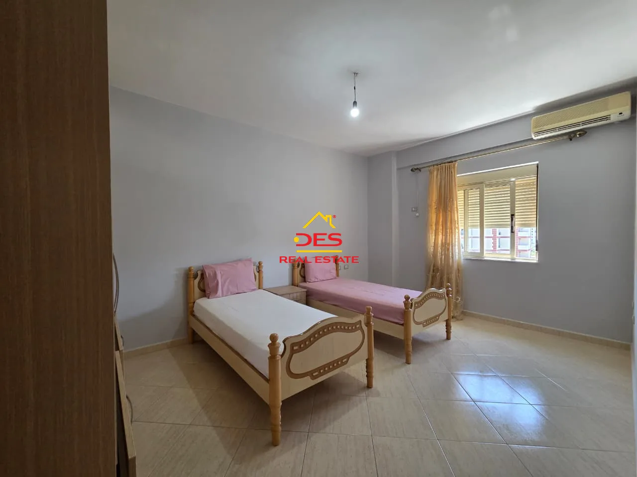 Jepet me qira apartament 3+1 pranë hotel salvadore, vlorë
