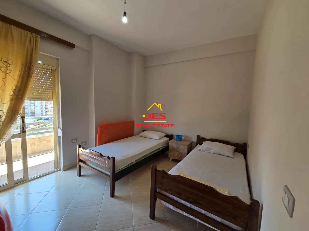 Jepet me qira apartament 3+1 pranë hotel salvadore, vlorë