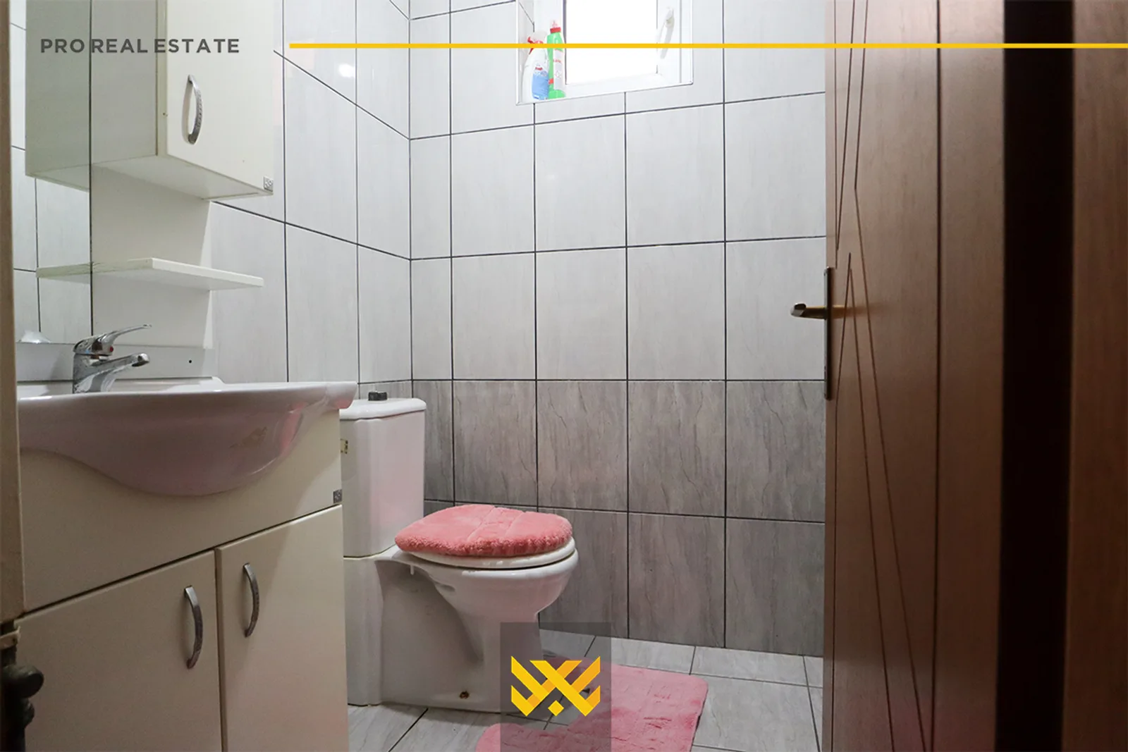 Shtëpi 220m2 në #SHITJE në Fushë Kosovë.