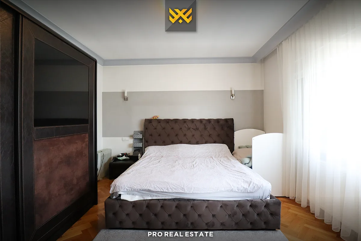 Shtëpi 565m² në #SHITJE në Veternik.