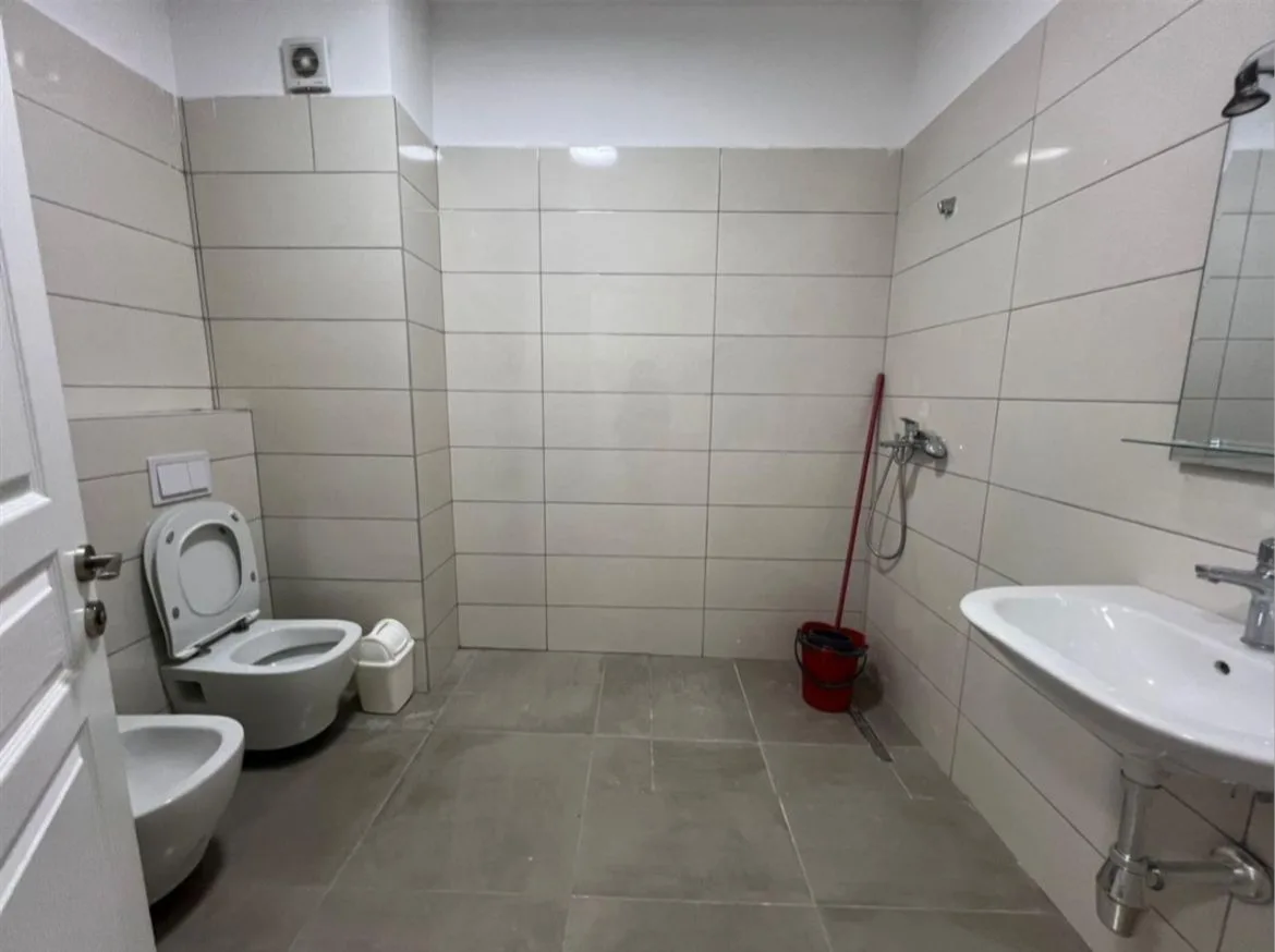 Zyre me qera 2+1 Ne Kompleksin ASL (ID BZ2199) Tirane
