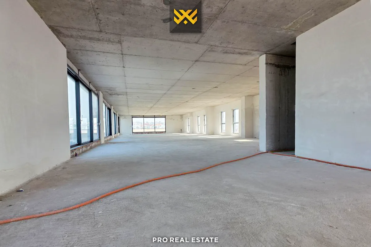 Objekt 440m² + 220m² me #QIRA në Magjistralen Prishtinë - Ferizaj