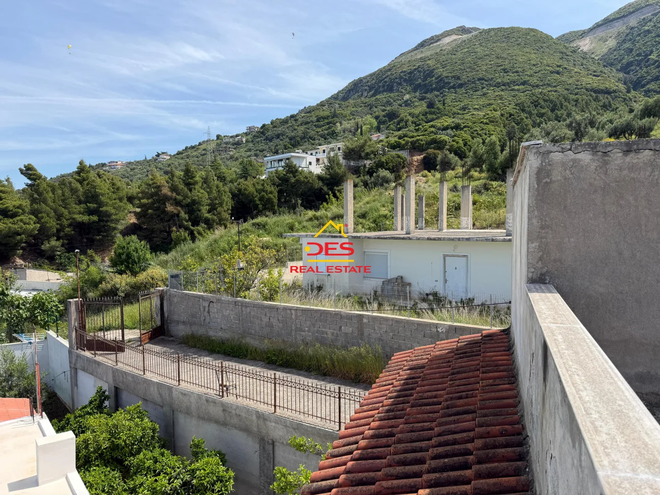 SHITET NDËRTESË 2-KATËSHE NË UJI TË FTOHTË, VLORË 📍 (Ish-kampi punëtorëve)