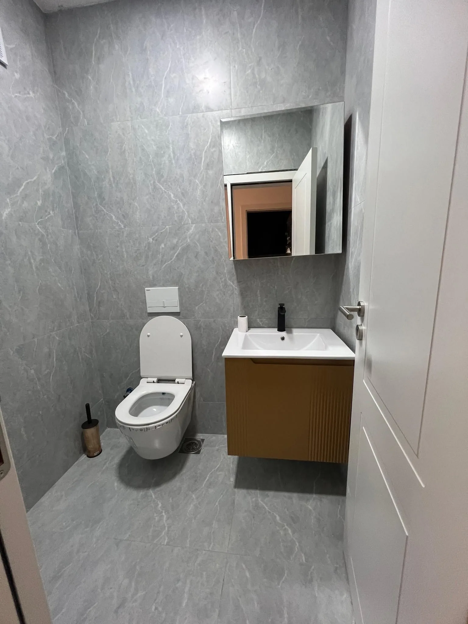 Banesë me qira 2+1 në Lagjen Prishtina e Re