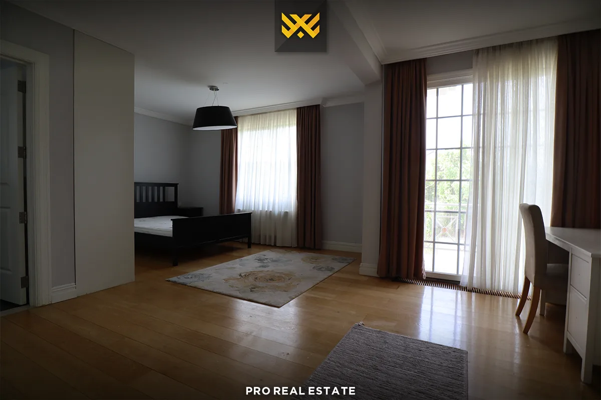 Shtëpi 550m² me #QIRA në Lagjen Fshati Ndërkombëtar.