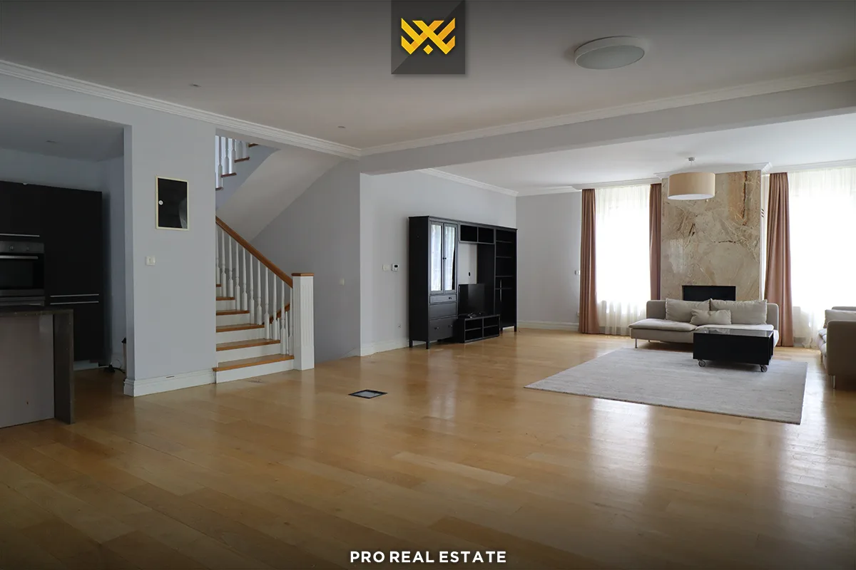 Shtëpi 550m² me #QIRA në Lagjen Fshati Ndërkombëtar.