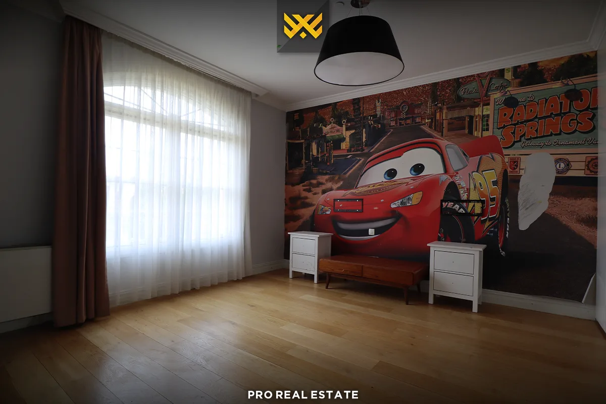 Shtëpi 550m² me #QIRA në Lagjen Fshati Ndërkombëtar.