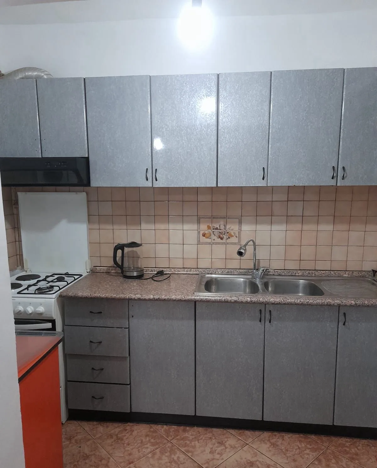 Apartament Me Qera 2+1 Tek Rruga Bardhyl (ID B221323) Tirane.
