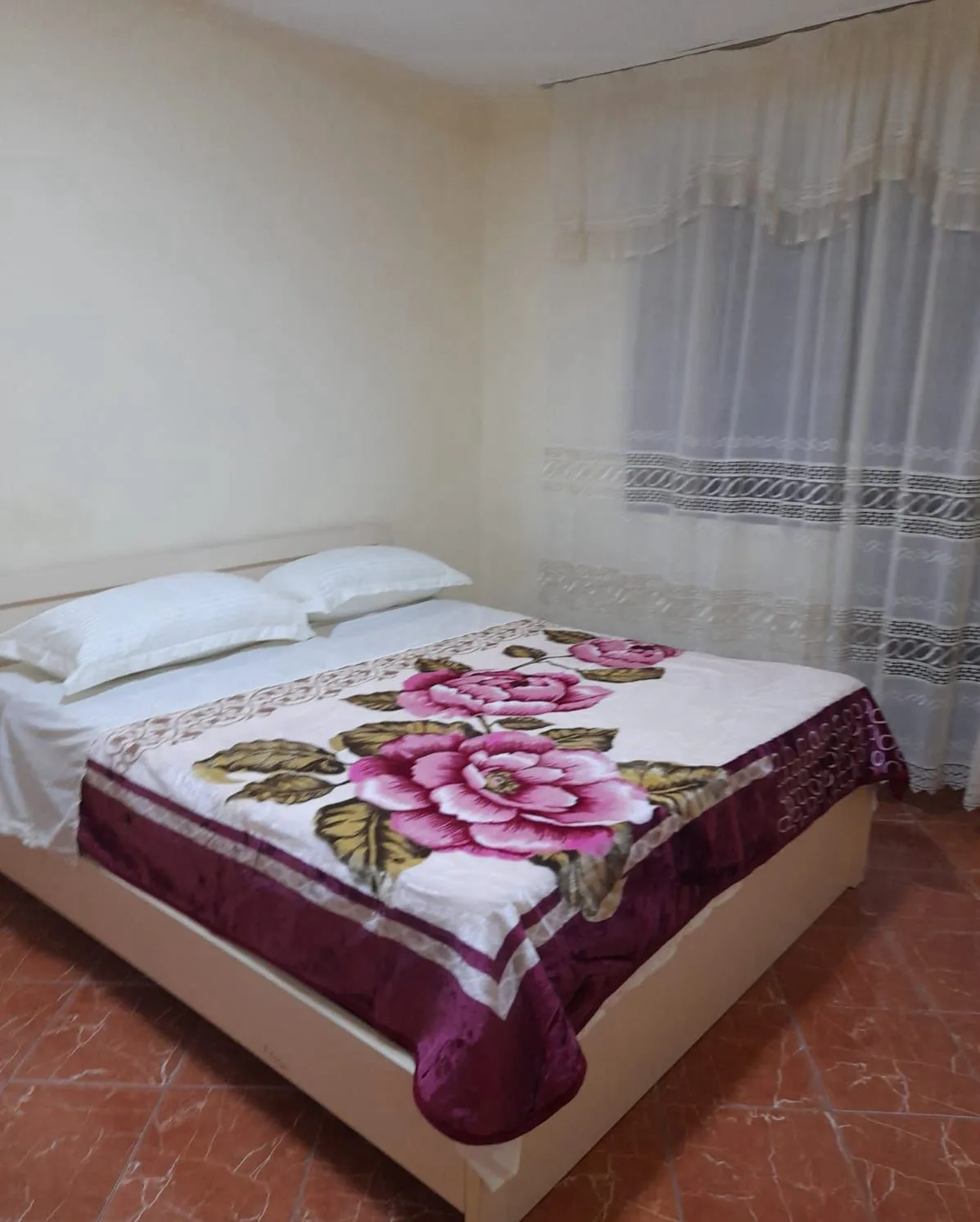 Apartament Me Qera 2+1 Tek Rruga Bardhyl (ID B221323) Tirane.
