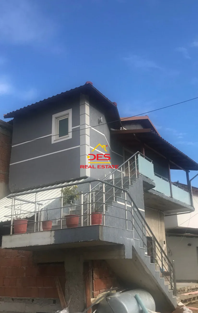 Shitet ndërtes 3 kate në vllahinë,vlorë