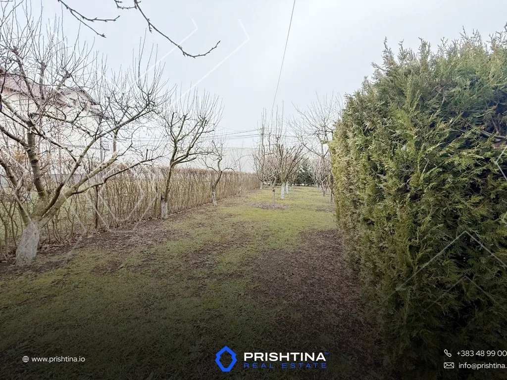 Shtëpi me qira 310m² në Veternik