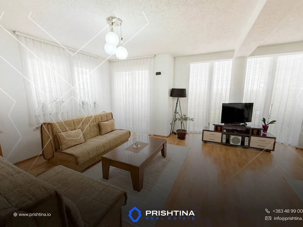 Shtëpi me qira 310m² në Veternik
