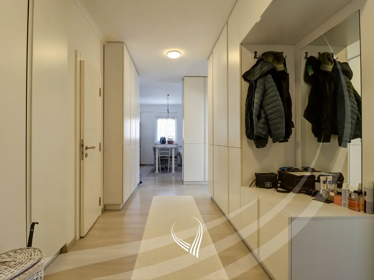 Banesë me 3 dhoma gjumi në shitje në lagjen Mati 1