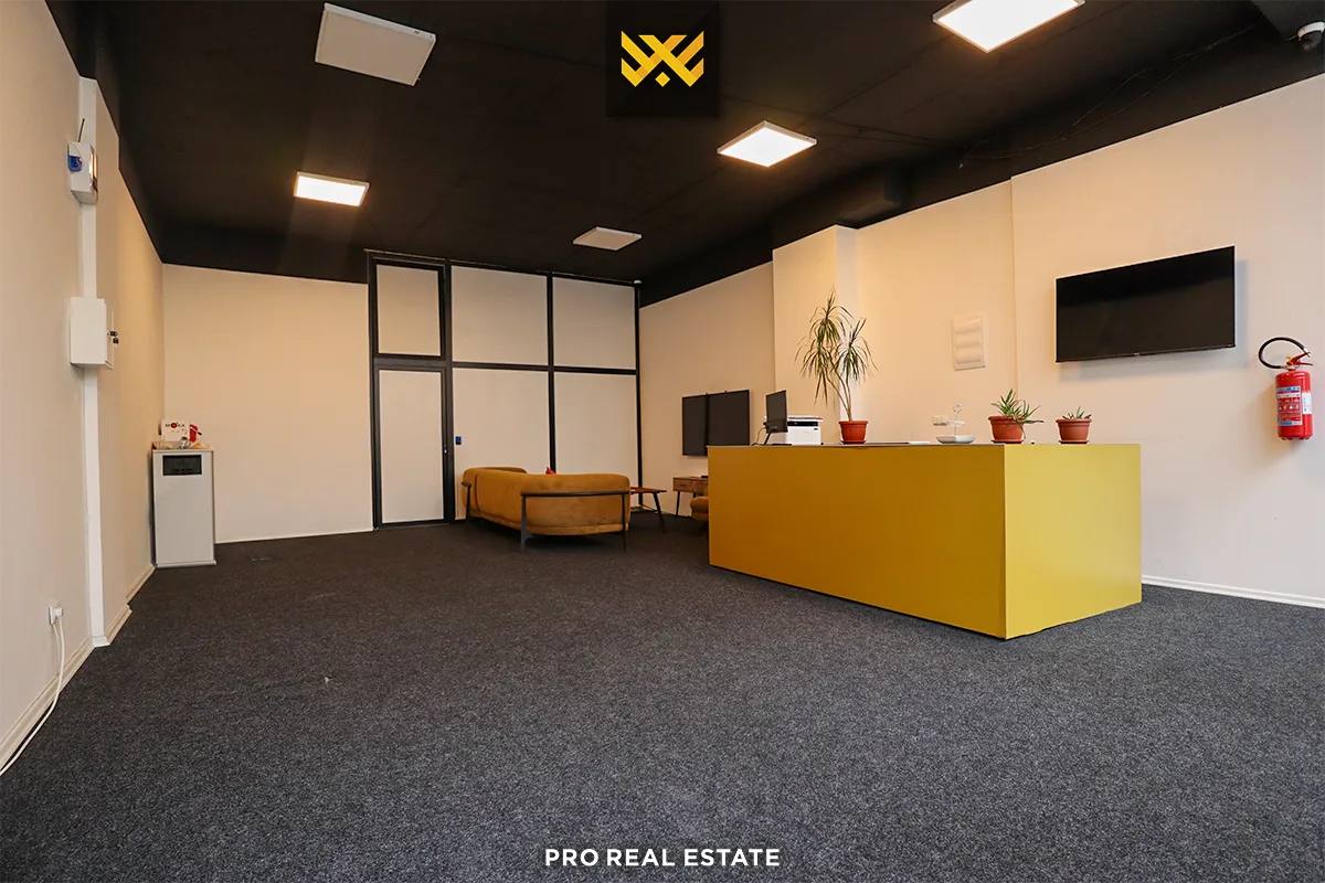 Lokal 296m² për #SHITJE në Fushë Kosovë.