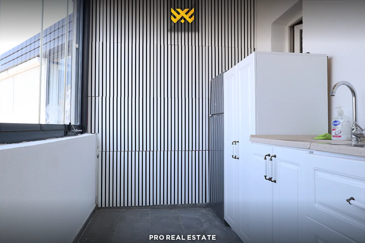 Banesë / Penthouse - Zyrë 120m² për #SHITJE te 4 Llullat.