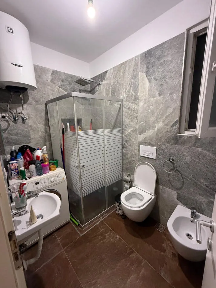 Apartament ne shitje 1+1 tek 5 Maji (ID B110476) Tirane​