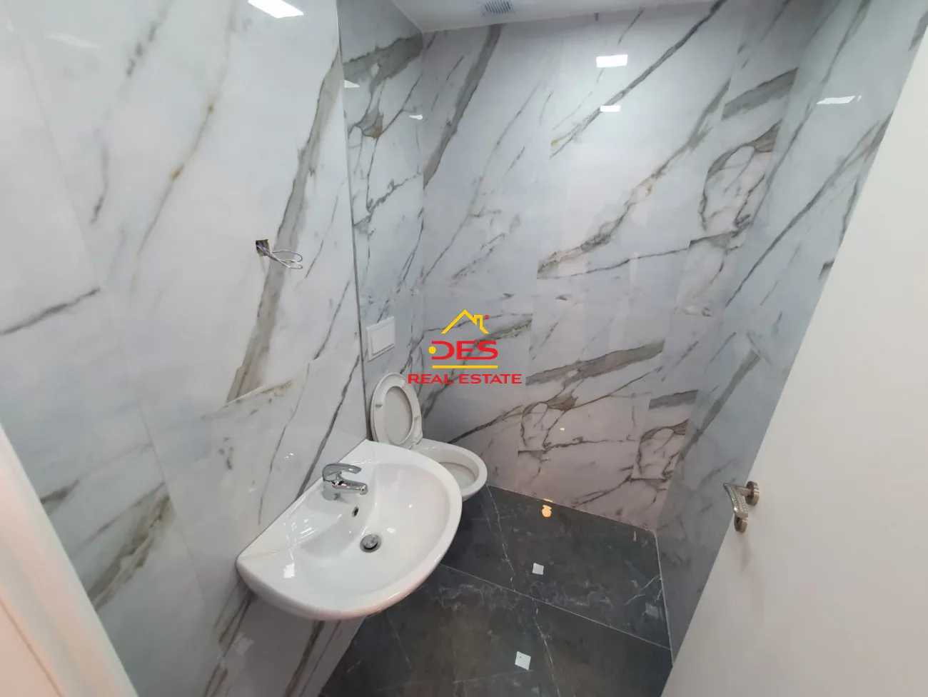 Jepet ambient biznesi me qera te bolv-oil,vlorë.
