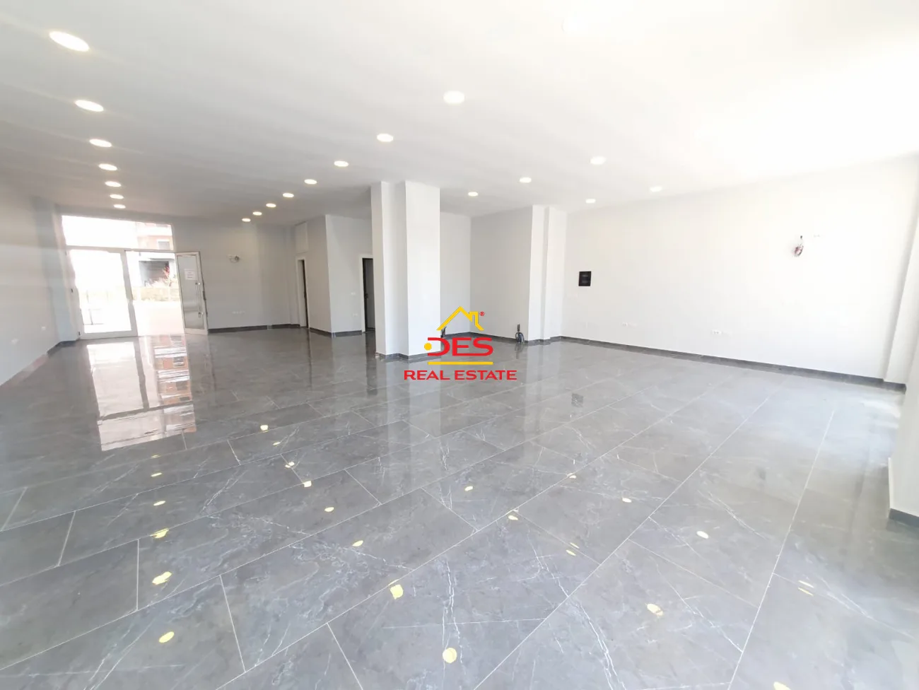 Jepet ambient biznesi me qera te bolv-oil,vlorë.