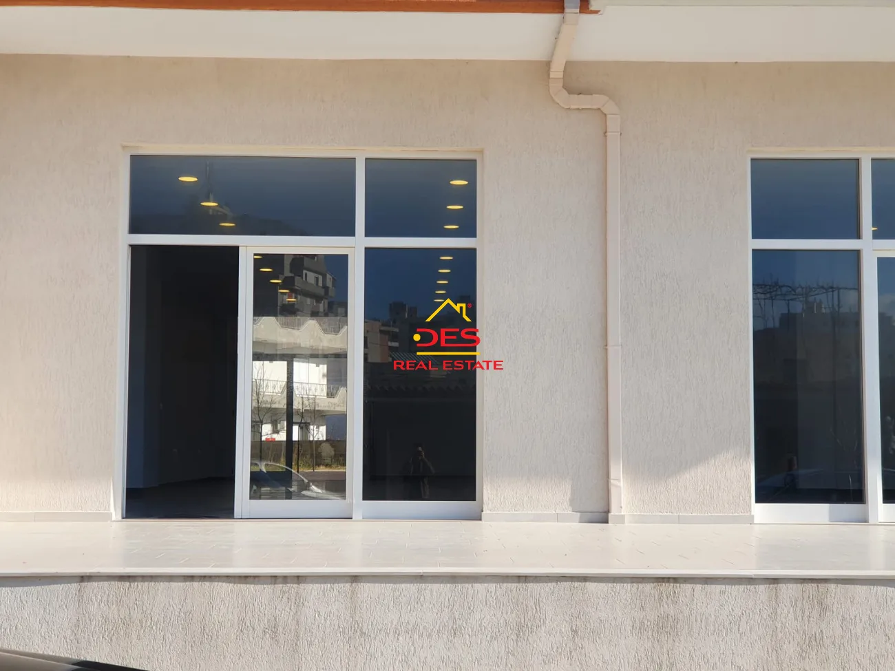 Jepet ambient biznesi me qera te bolv-oil,vlorë.