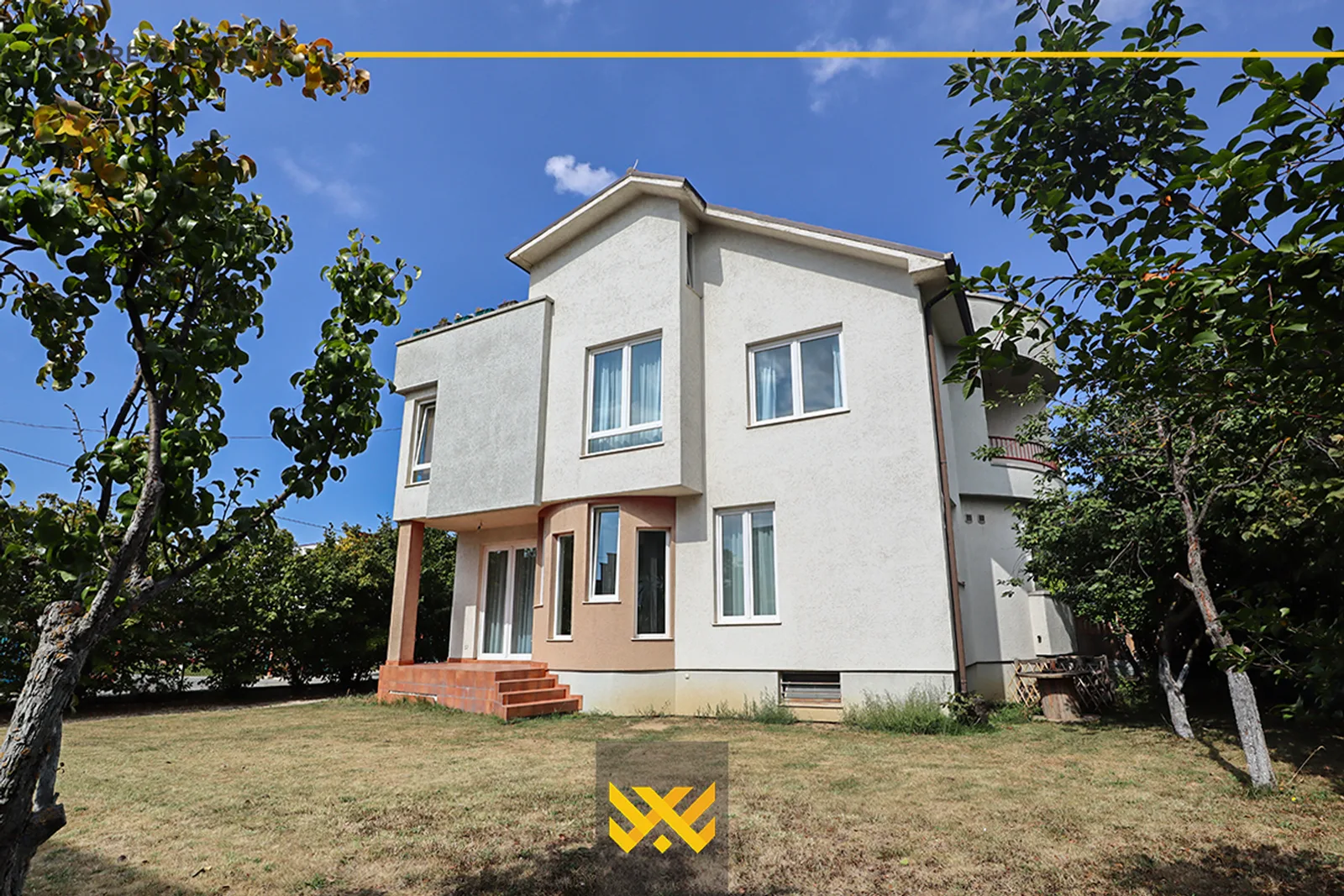 Shtëpi – Zyre 350m² me #QIRA në Emshir.