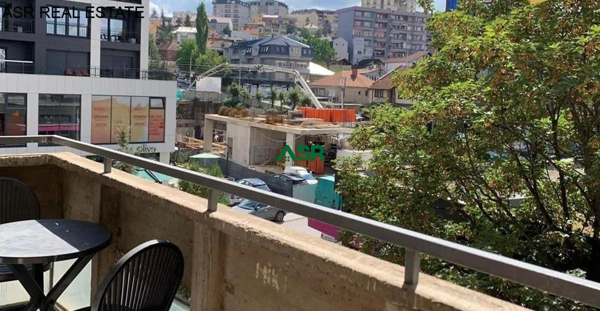 Shitet banesa 65m2 me flete poseduese ne Aktash