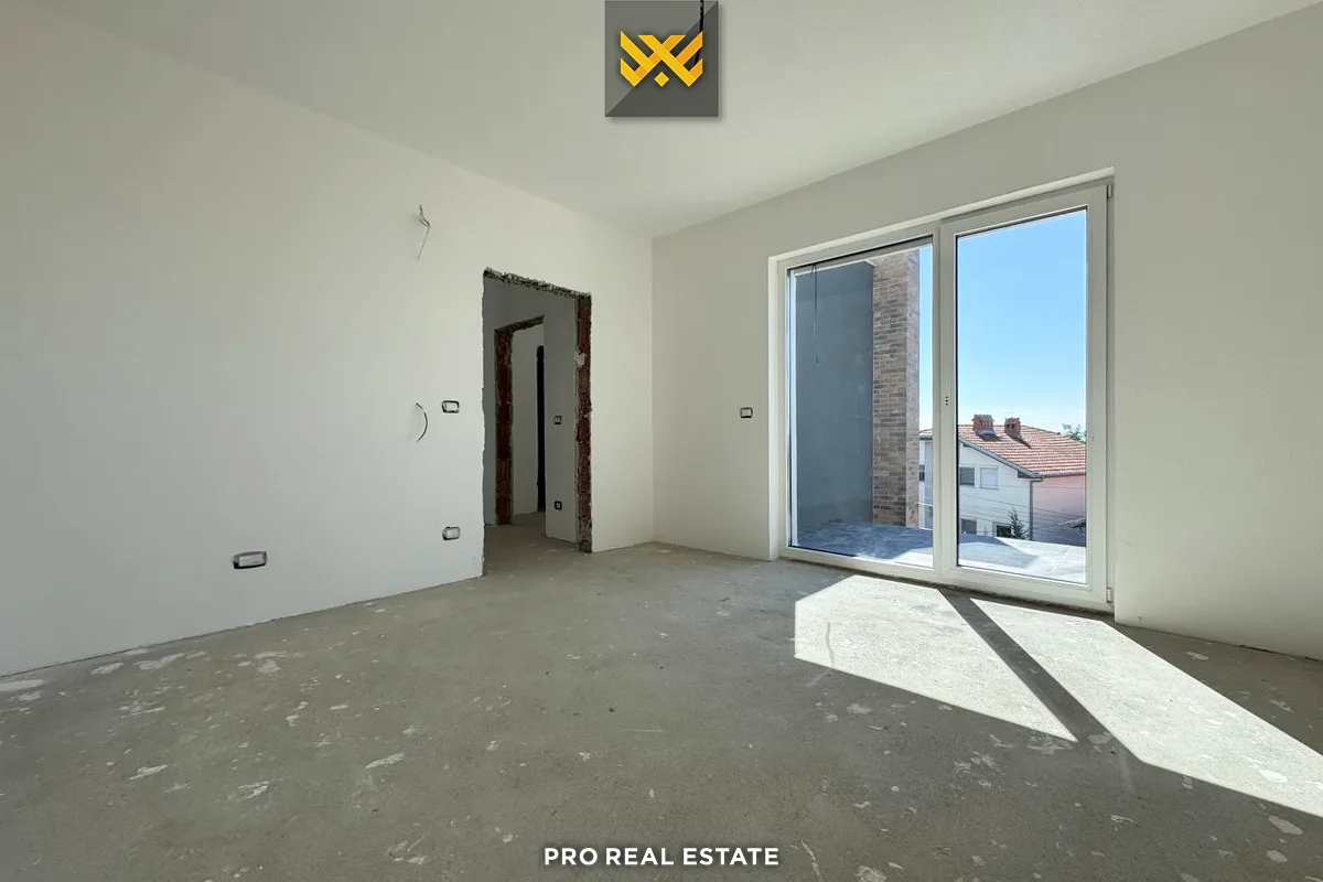 Shtëpi 400m² + 103m² për #SHITJE në City Home