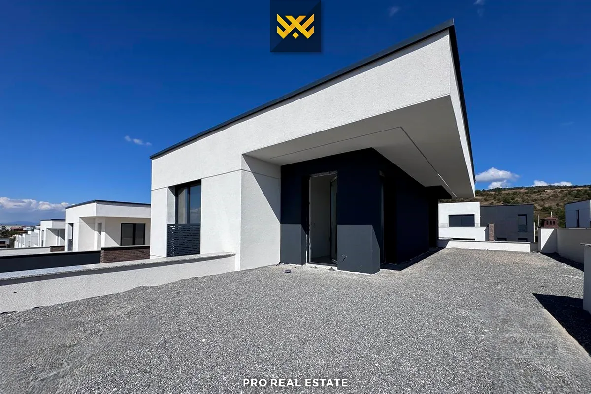 Shtëpi 400m² + 103m² për #SHITJE në City Home