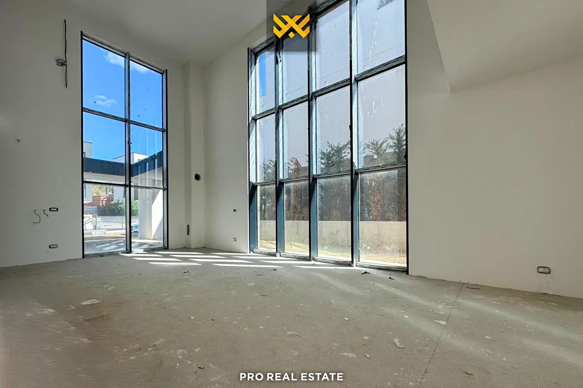 Shtëpi 400m² + 103m² për #SHITJE në City Home