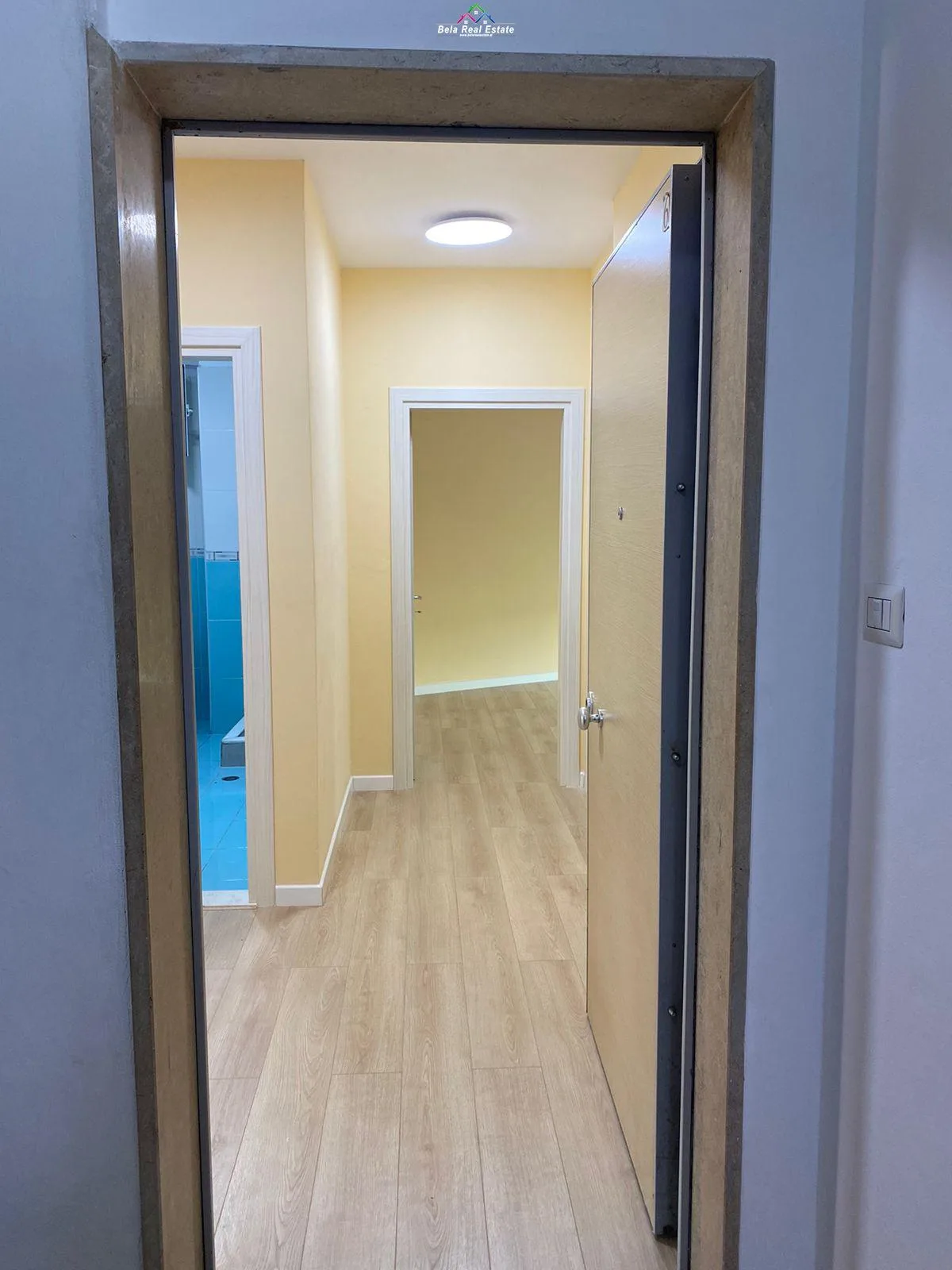Zyre Me Qera tek Selvia (ID BZ2327) Tirane