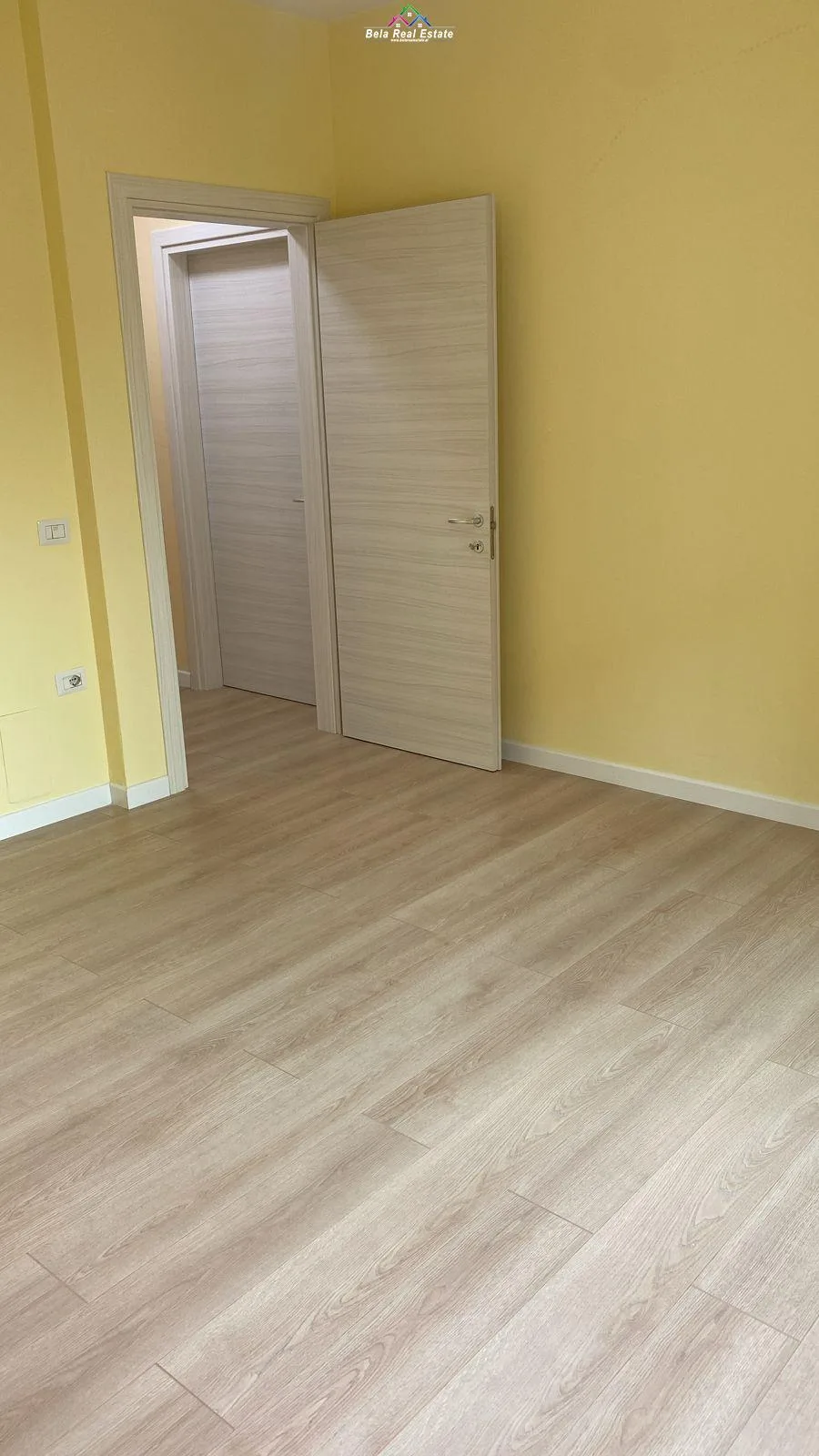 Zyre Me Qera tek Selvia (ID BZ2327) Tirane