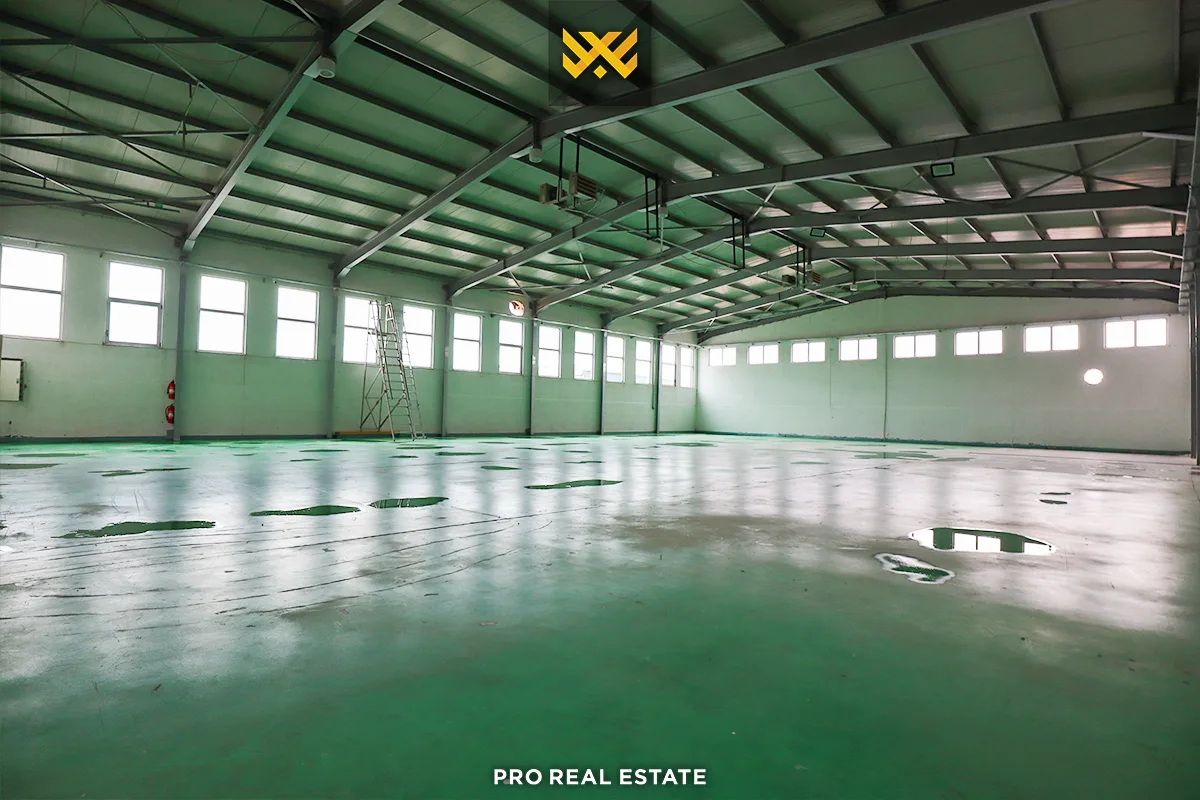 Objekt 1800m² me #QIRA në Fushë Kosovë