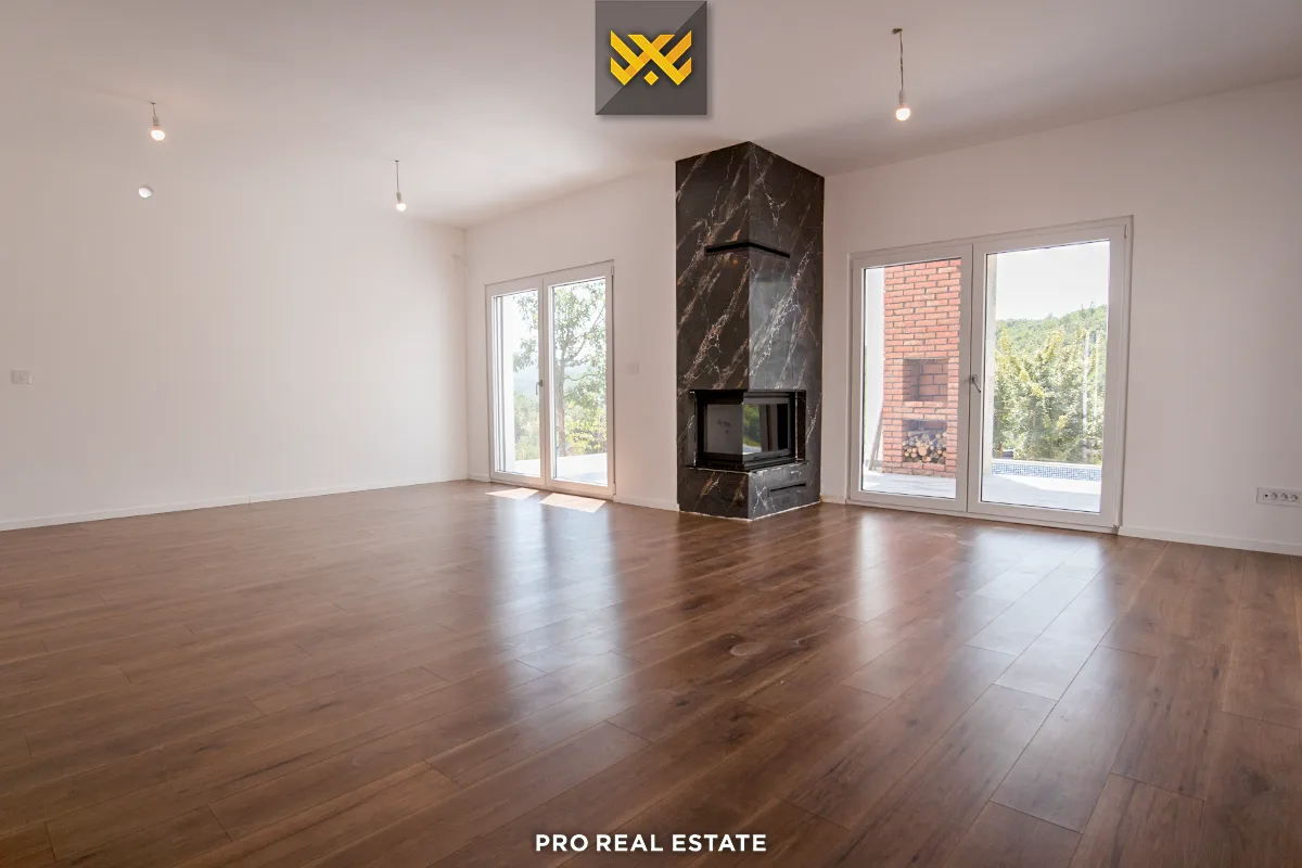 Villë 160m² për #SHITJE në Novobërdë