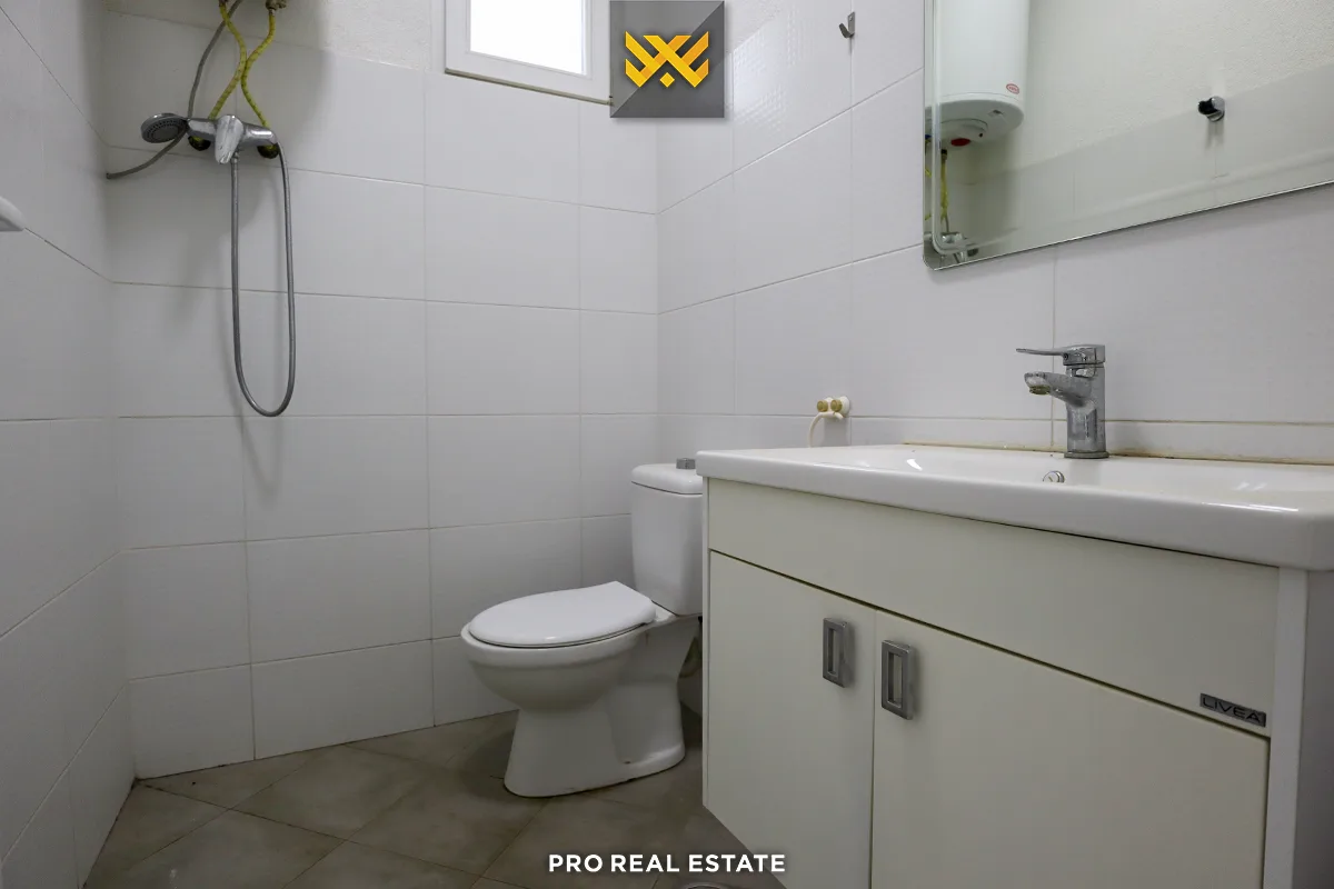 Lokal / Zyrë 140m² me #QIRA në Aktash