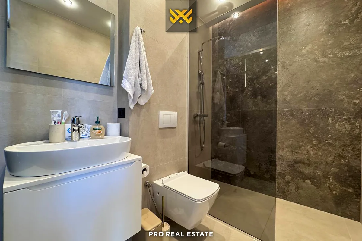 Banesë 152.49m² + 70m² me #QIRA në Dragodan