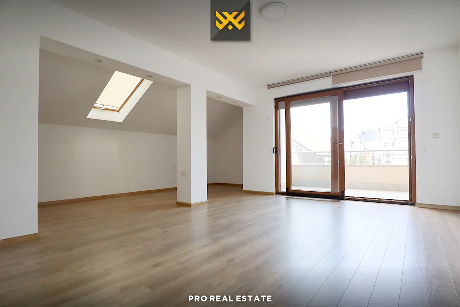 Shtëpi 515m² për #SHITJE në Velani.