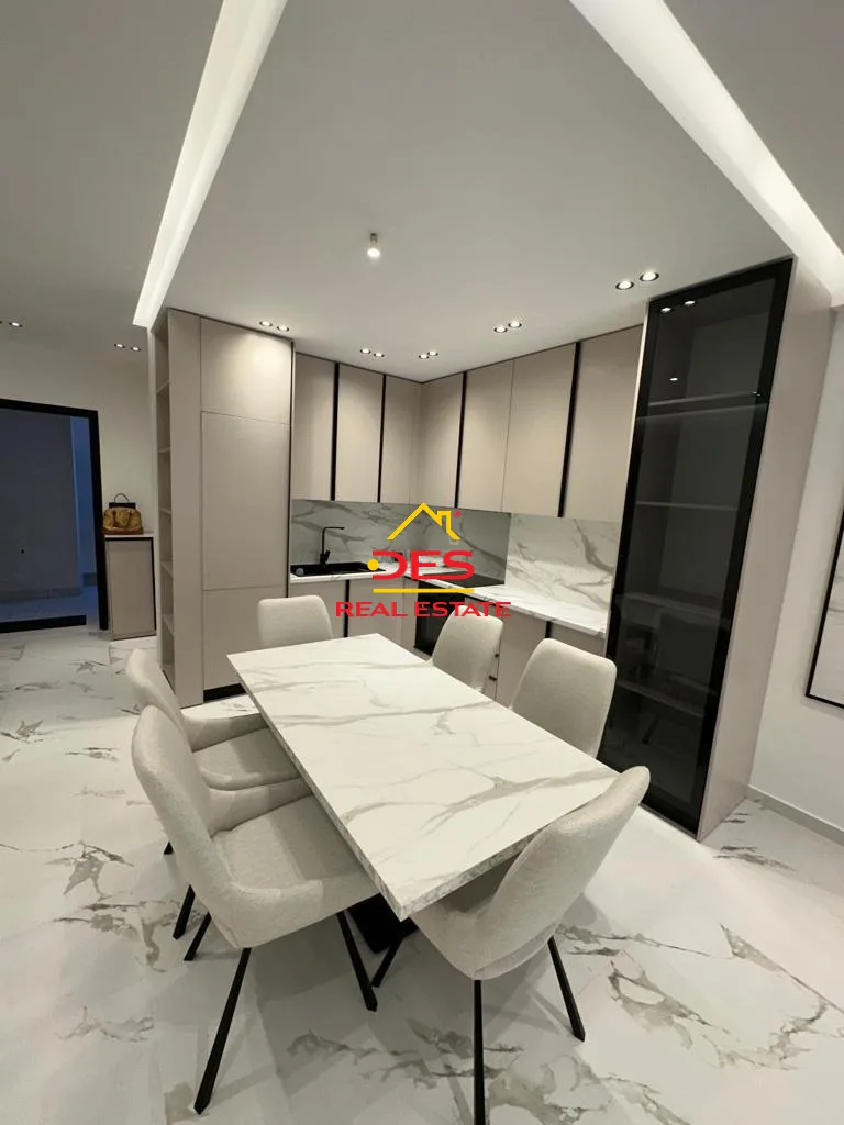 Apartament 3+1 me qera në bulevard-skelë