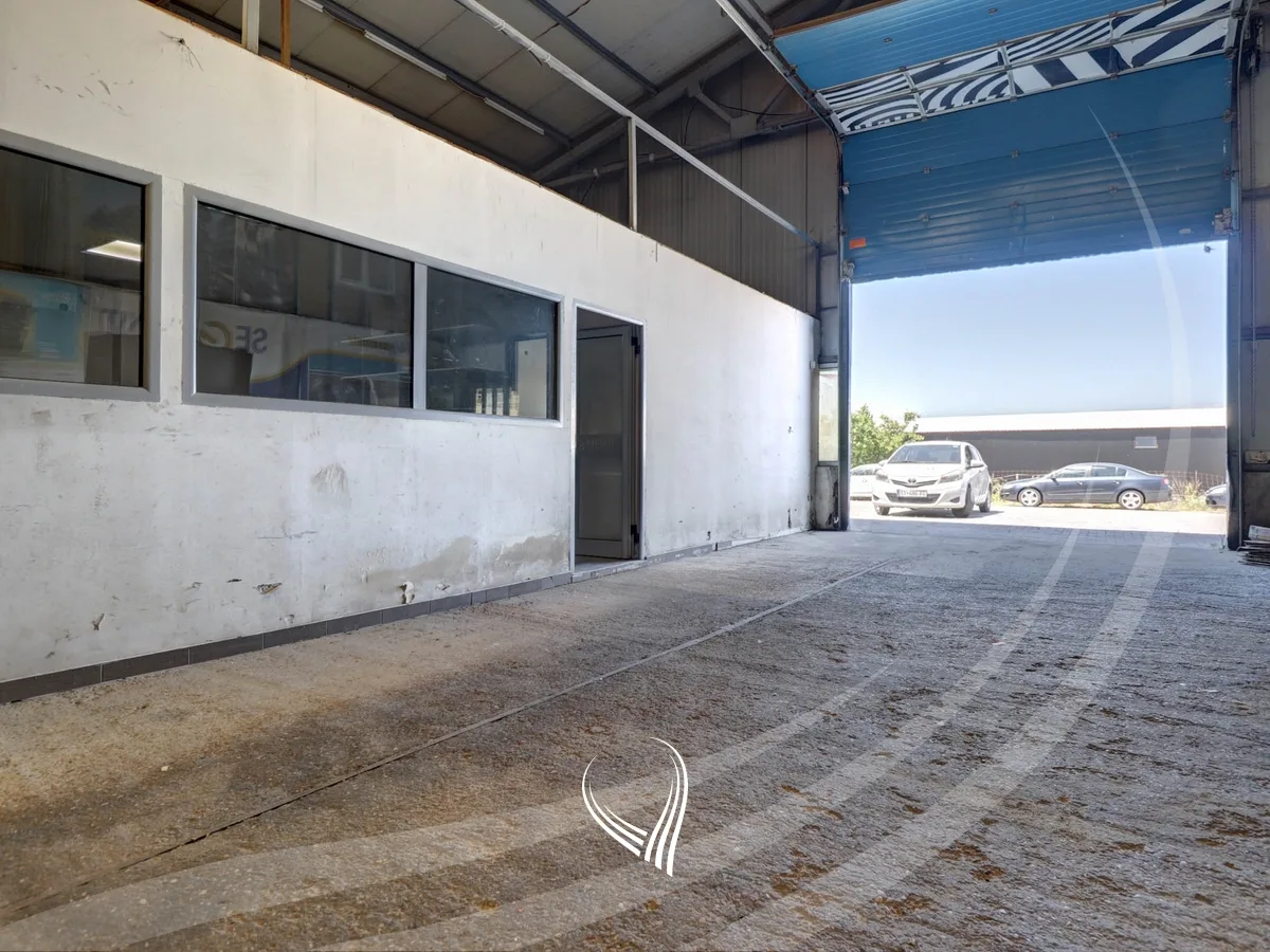 Depo 360m2 me qira në Veternik