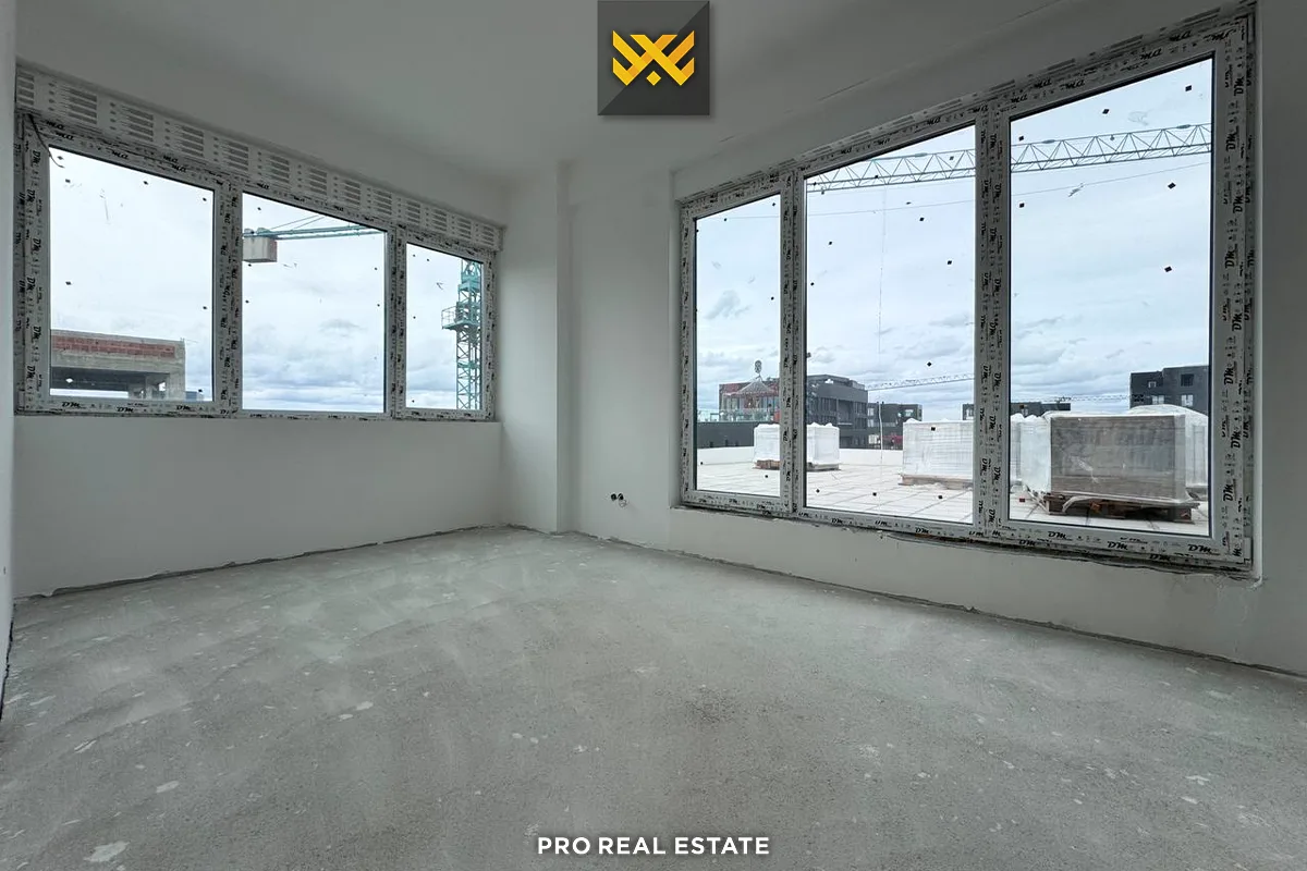 Banesë Penthouse 160m² + 272m² për #SHITJE në Lakrishtë