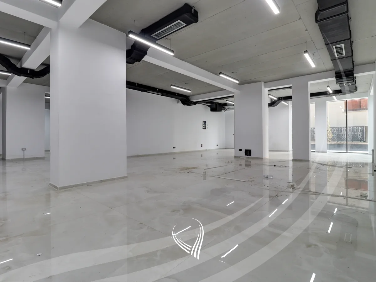 Lokal 202.70m2 në shitje në lagjen Mati 1