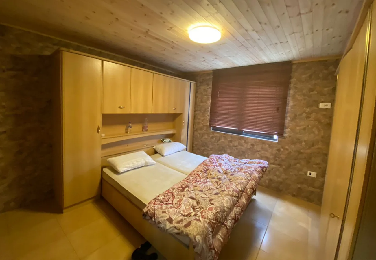 Shitet apartament 1+1 në lagjen ‘beqir dardha’ , elbasan.