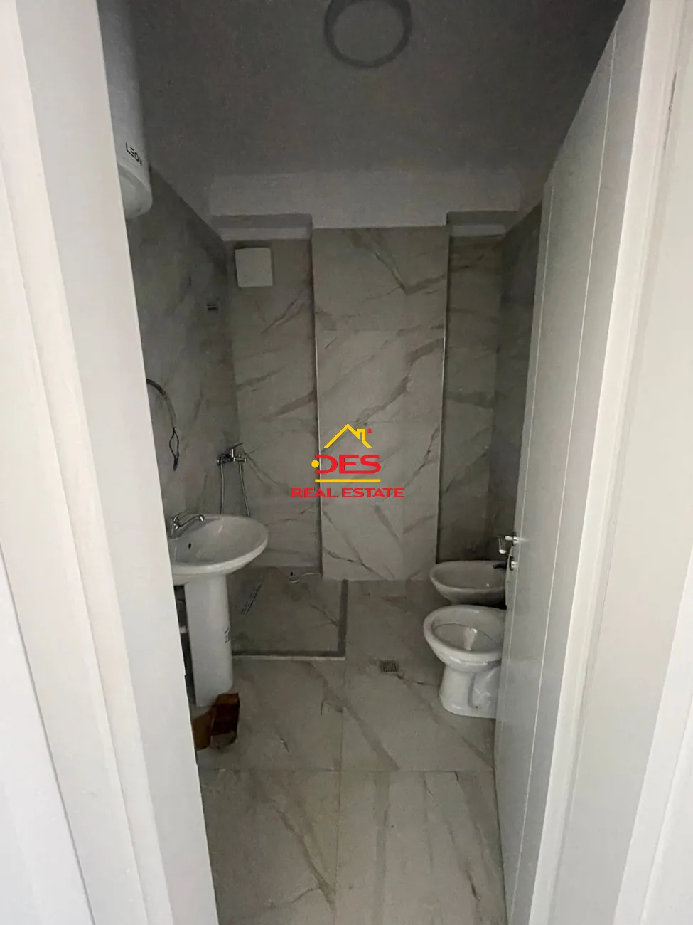 Shitet apartament 1+1 në astirit, pranë vilës “l”