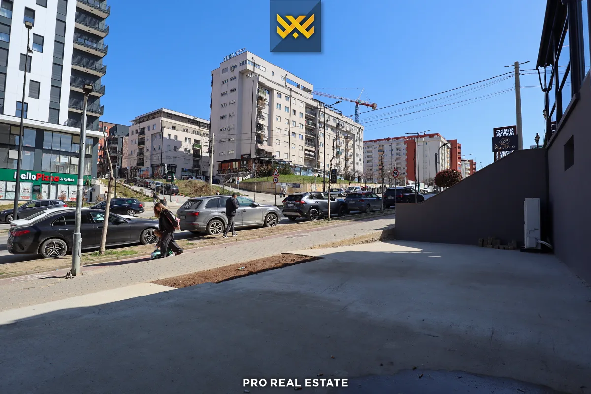 Lokal 450m² me #QIRA te Rruga C