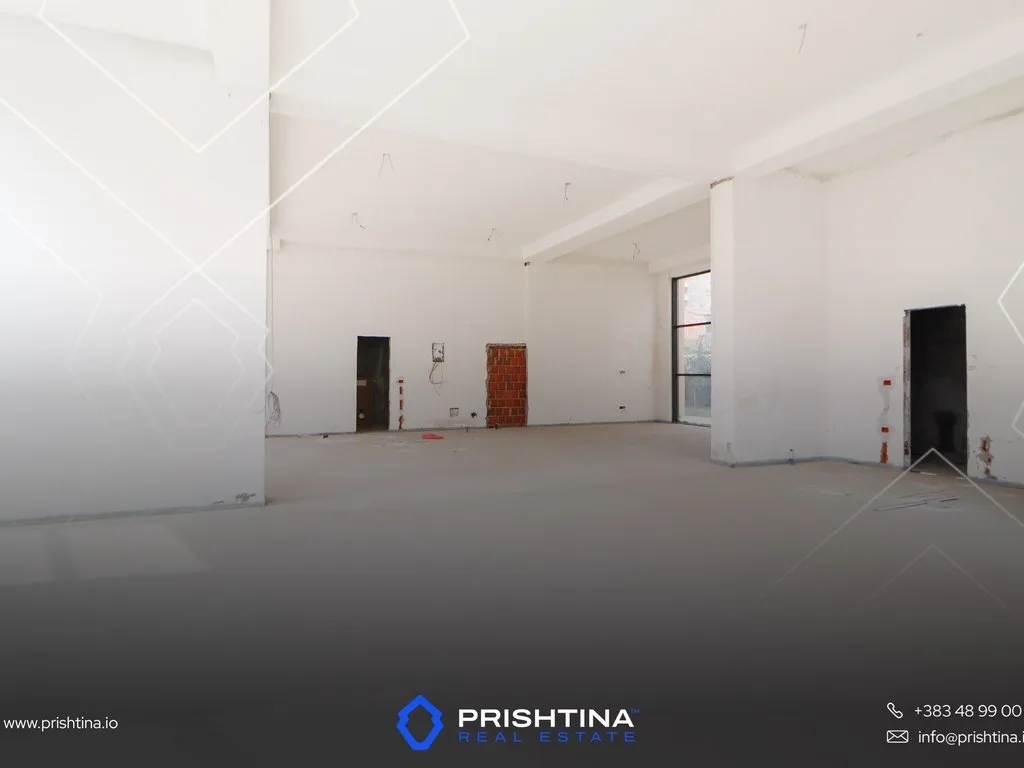 Lokal me qira 140m² në Tophane