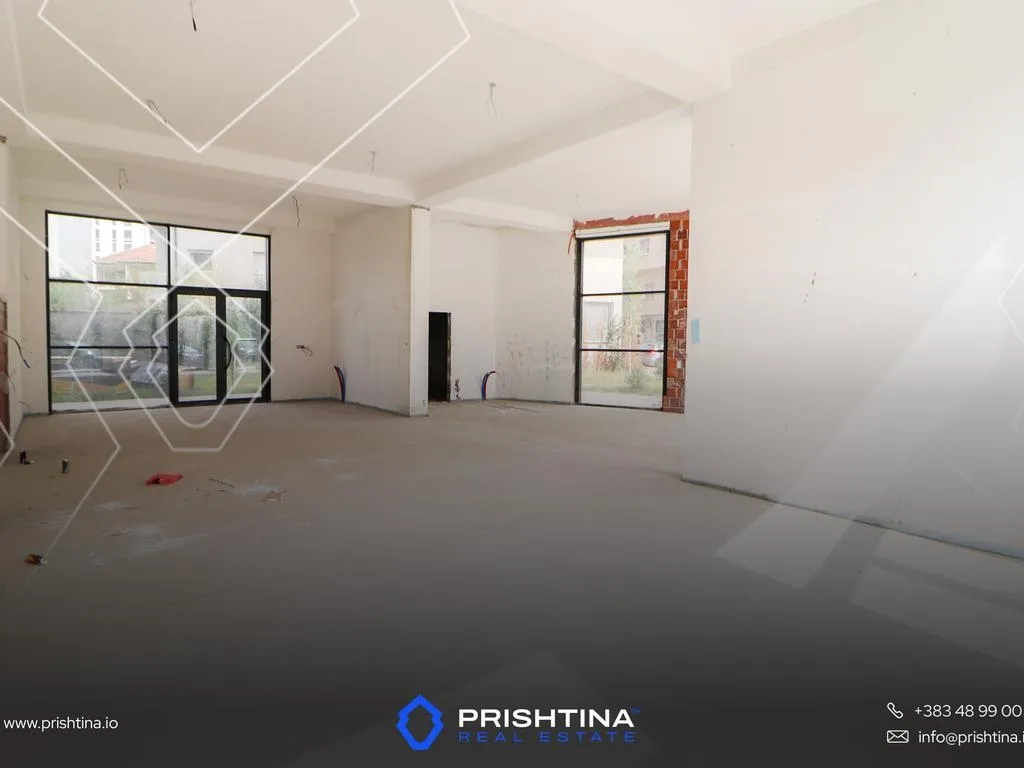 Lokal me qira 140m² në Tophane