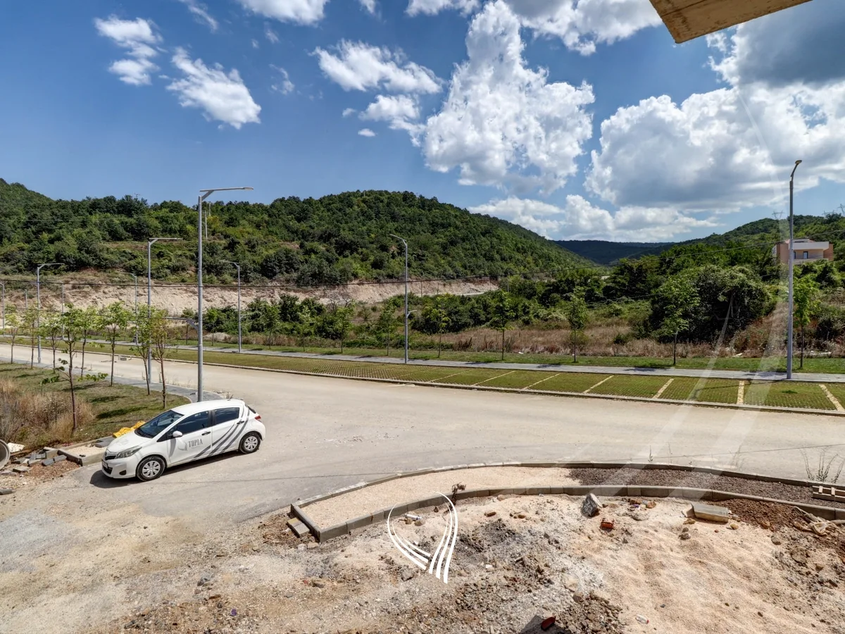 Shtëpi 322m2 në shitje në Lagjen e Gjelbërt