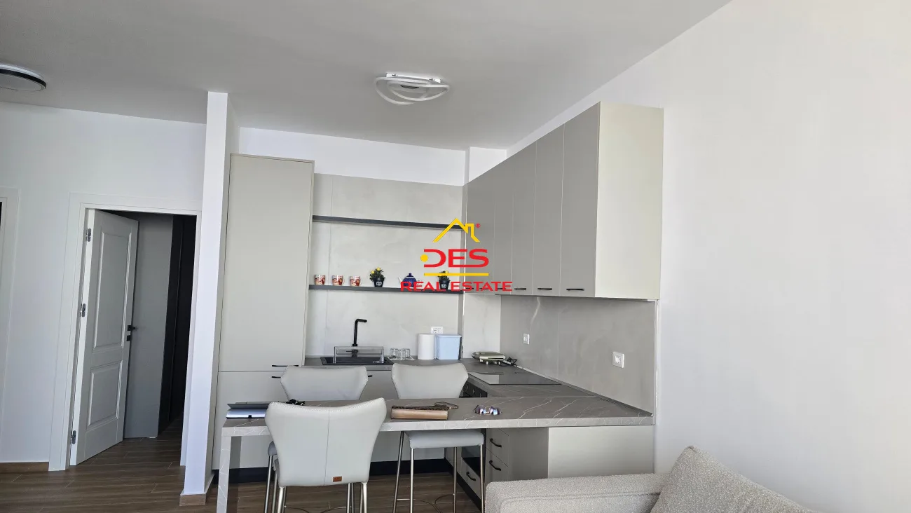 SHITET APARTAMENT LUKSOZ 1+1 NË UJË TË FTOHTË, VLORË. 📍 Pranë Marina Bay