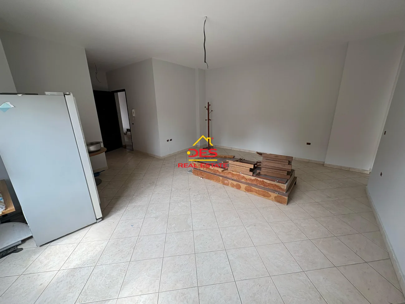 Shitet apartament 2+1 pranë gjykatës së rrethit gjyqësor, vlorë.