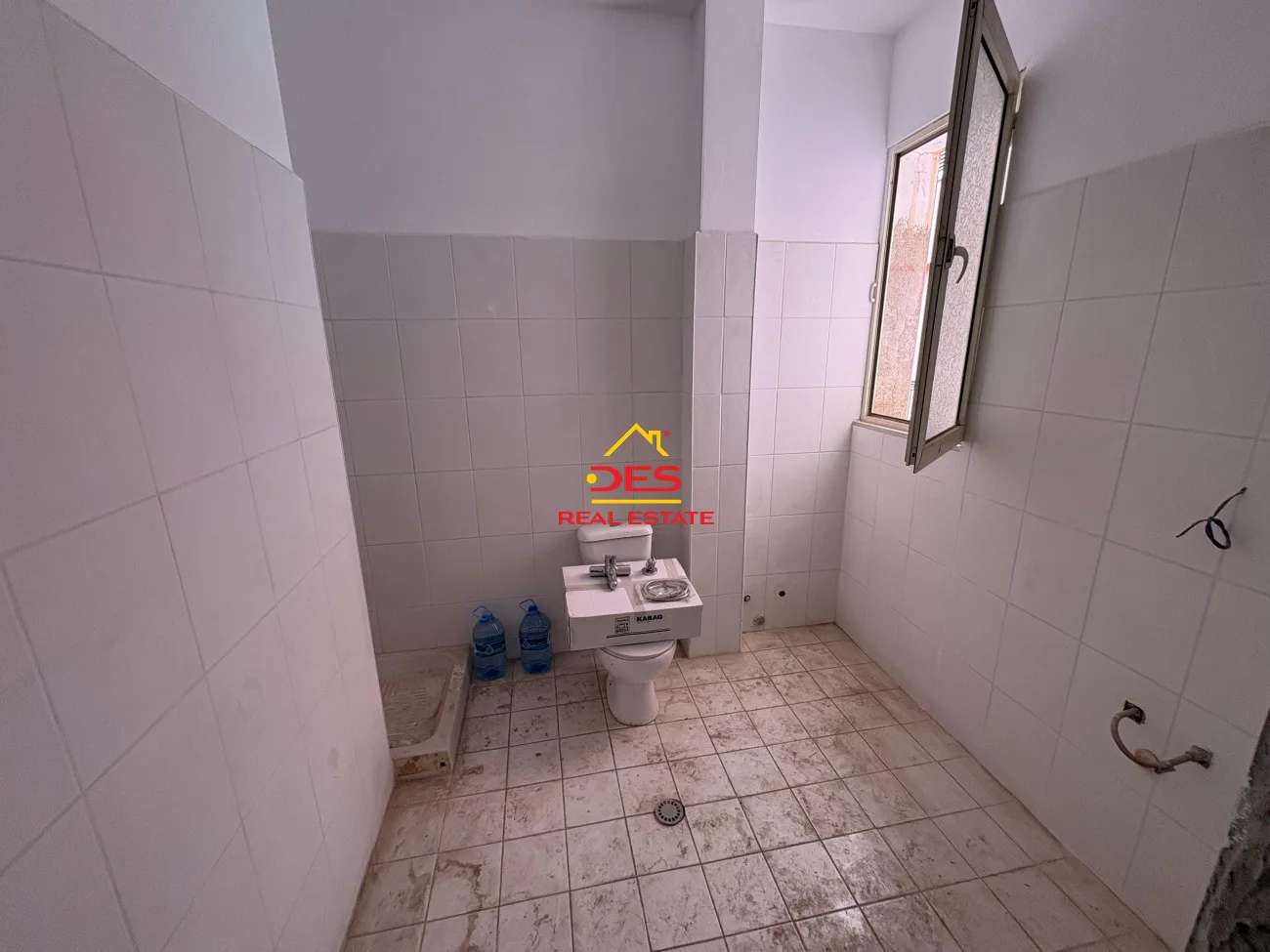 Shitet apartament 2+1 pranë gjykatës së rrethit gjyqësor, vlorë.